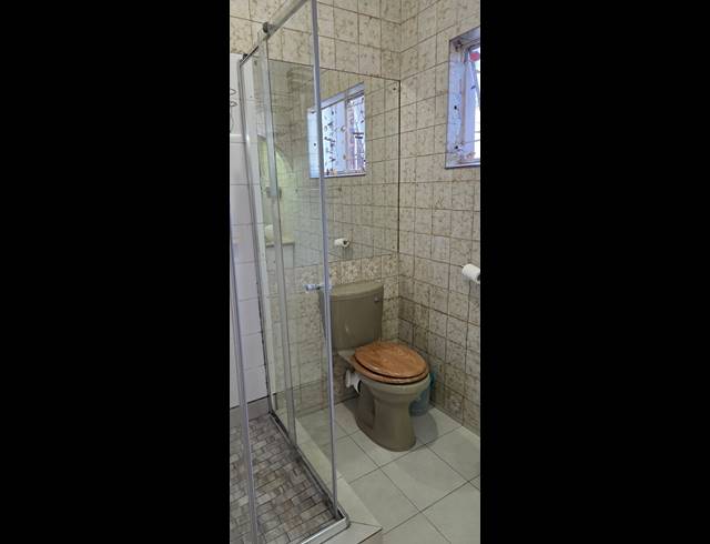 3 BEDROOM FREEHOLD FOR SALE IN NIMROD PARK